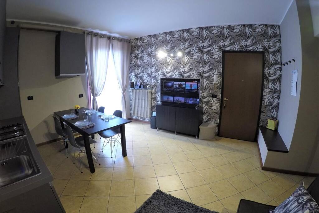 Casa Di Mirco - Ampio E Moderno Bilocale Apartamento Castenedolo Exterior foto
